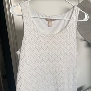 White banana republic Chevron tank